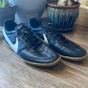 Men’s Nike Davinho Indoor Soccer Shoes